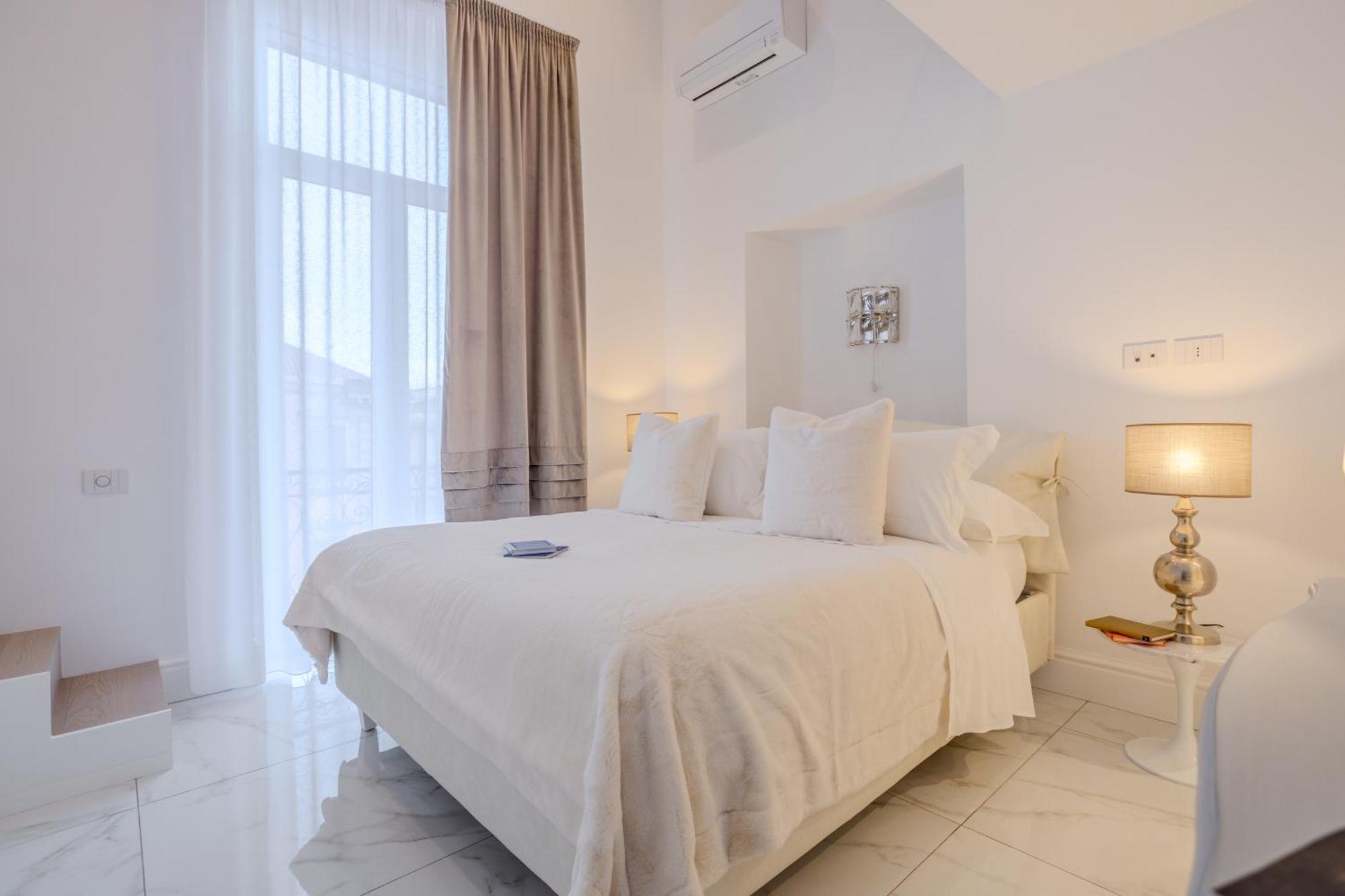 La Corte Dei Mille Luxury Naples Exterior photo