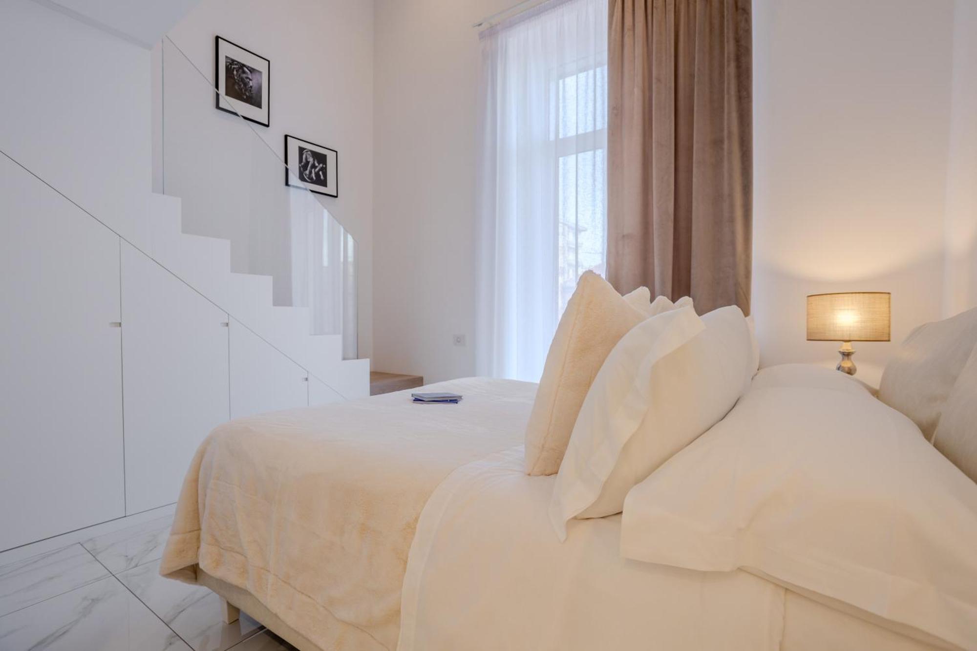 La Corte Dei Mille Luxury Naples Exterior photo