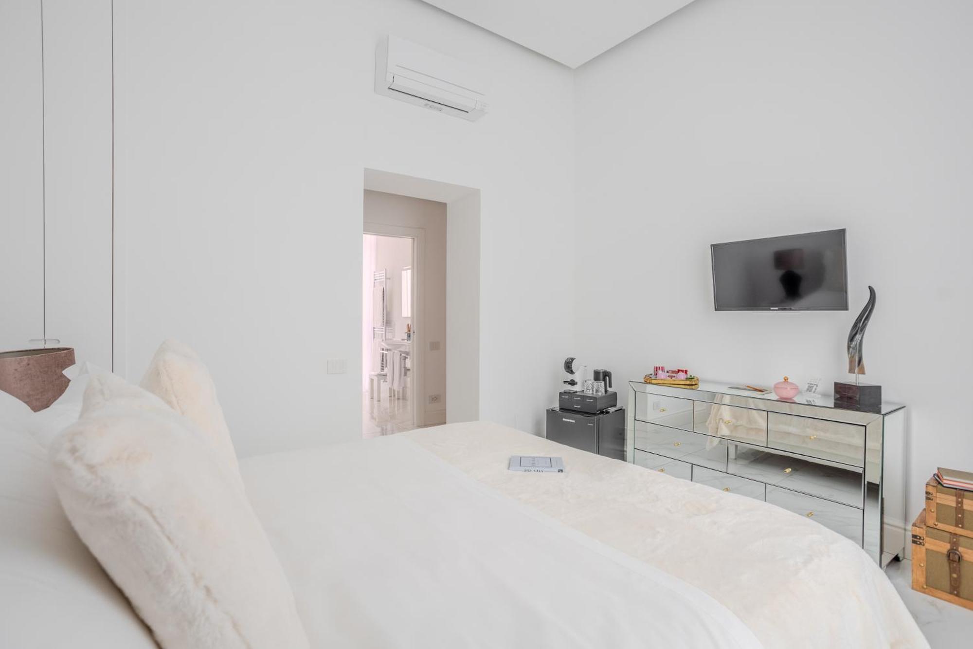 La Corte Dei Mille Luxury Naples Exterior photo